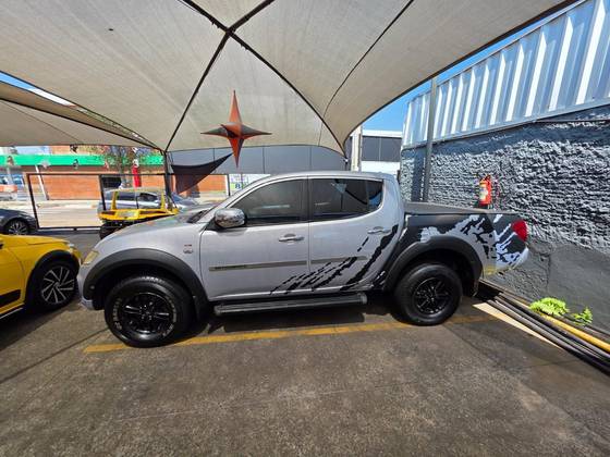 MITSUBISHI L200 TRITON 3.2 HPE 4X4 CD 16V TURBO INTERCOOLER DIESEL 4P AUTOMÁTICO MITSUBISHI L200 TRITON 3.2 HPE 4X4 CD 16V TURBO INTERCOOLER DIESEL 4P AUTOMÁTICO